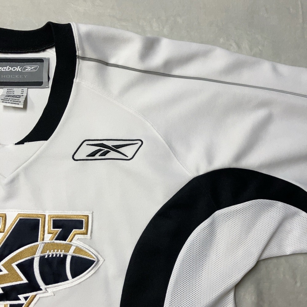 Vintage Winnipeg Blue Bombers HOCKEY CCM Reebok Jersey White CFL Football Men XL - Picture 5 of 12